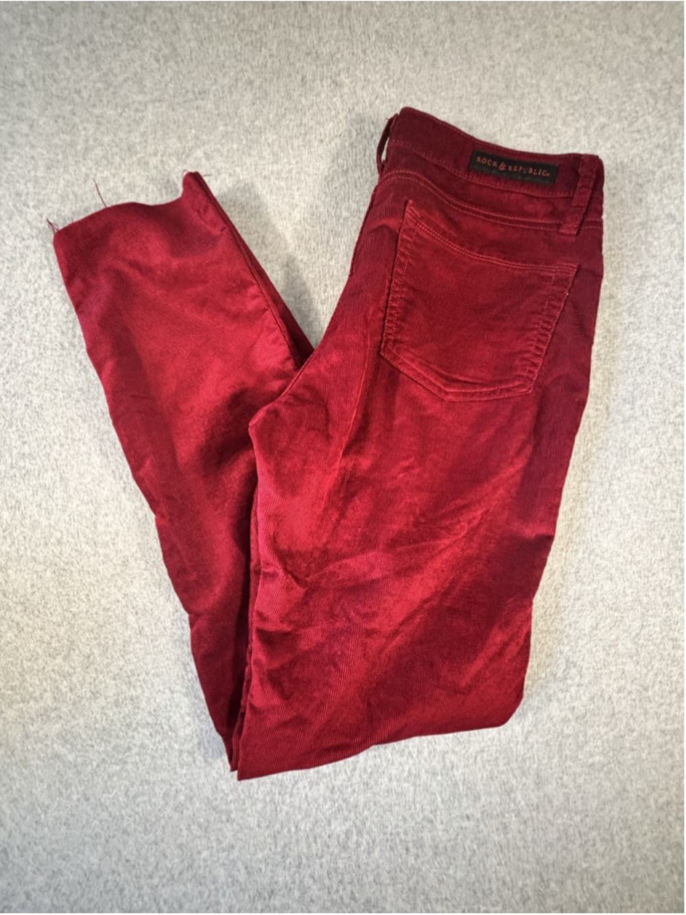 Rock & Republic Berlin Women’s 8M Red Corduroy Skinny Pants Raw Hem R010154